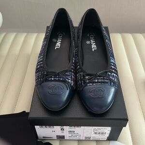 CHANEL Wool, Tweed and Lambskin Boucle Ballerina Flat SZ39